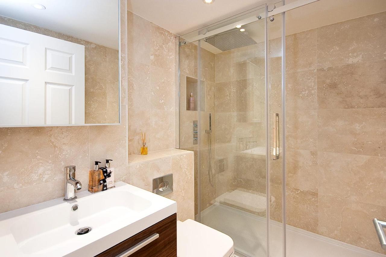 Stunning 2-Bedroom-Hosted By Sweetstay Лондон Екстер'єр фото